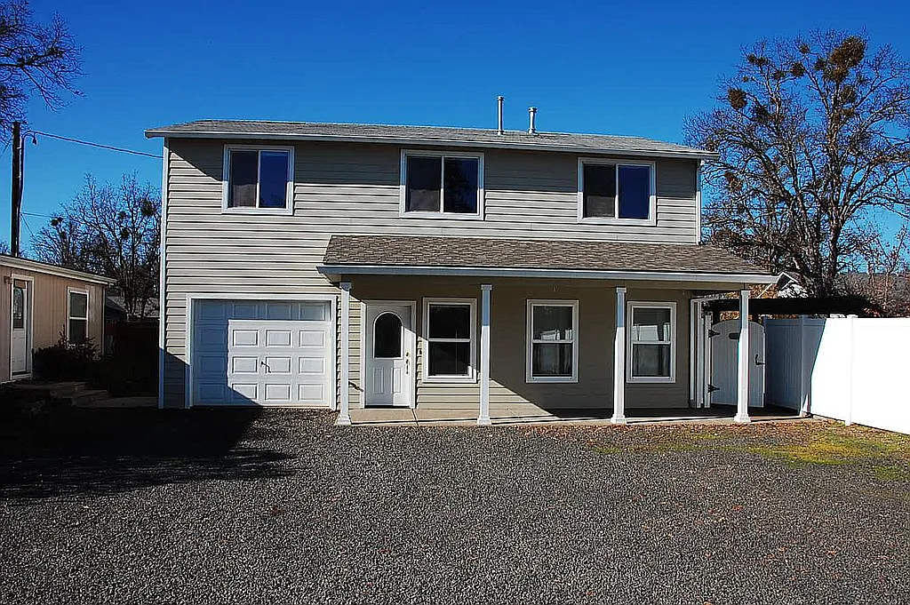 315 Gibbon Rd photo 1