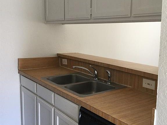 3rd image of 217 Pine Meadow Dr APT D