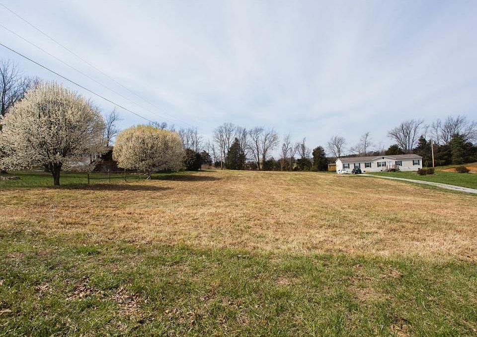 1st image of 115 Burnett Chapel Ln