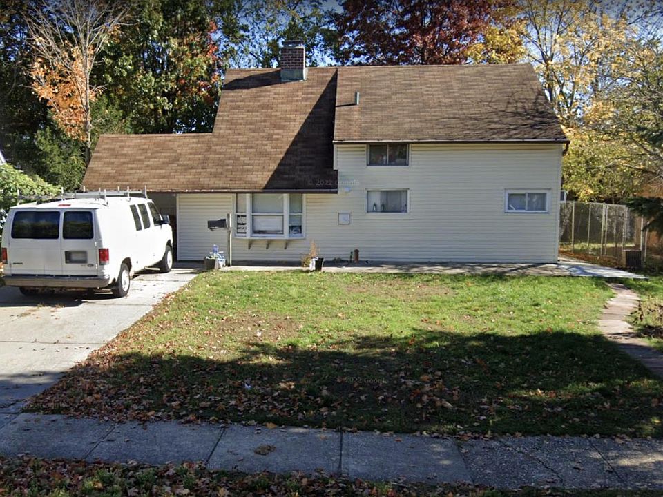 1st image of 9 Beacon Ln