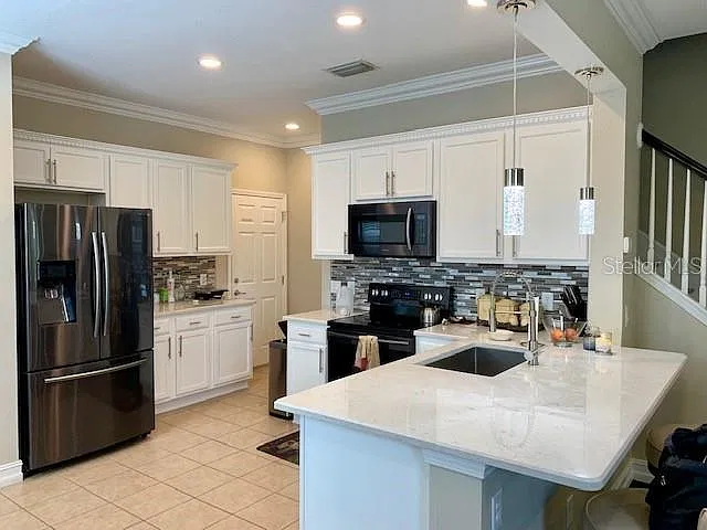 3 bed, 2.5 bath, 1750 sqft, $2,650 — Photo 3