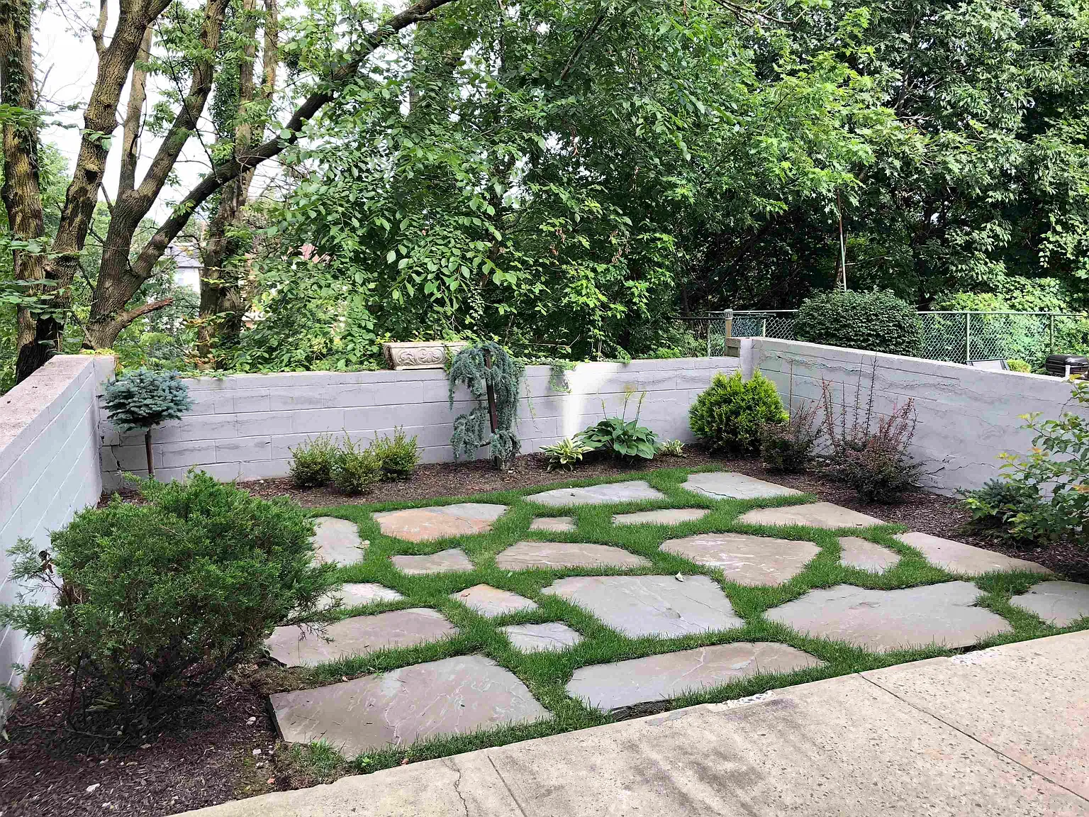 51 Bonn Pl — Photo 2