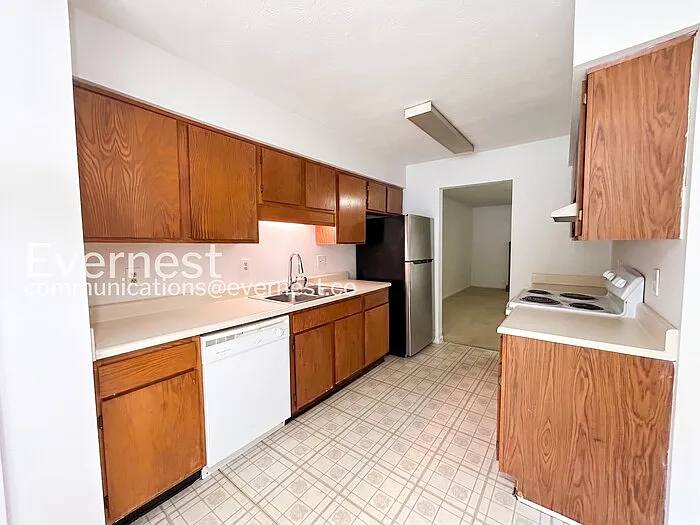 402 Hamilton Trce — Photo 4