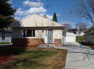 816 S 101st St, West Allis, WI 53214