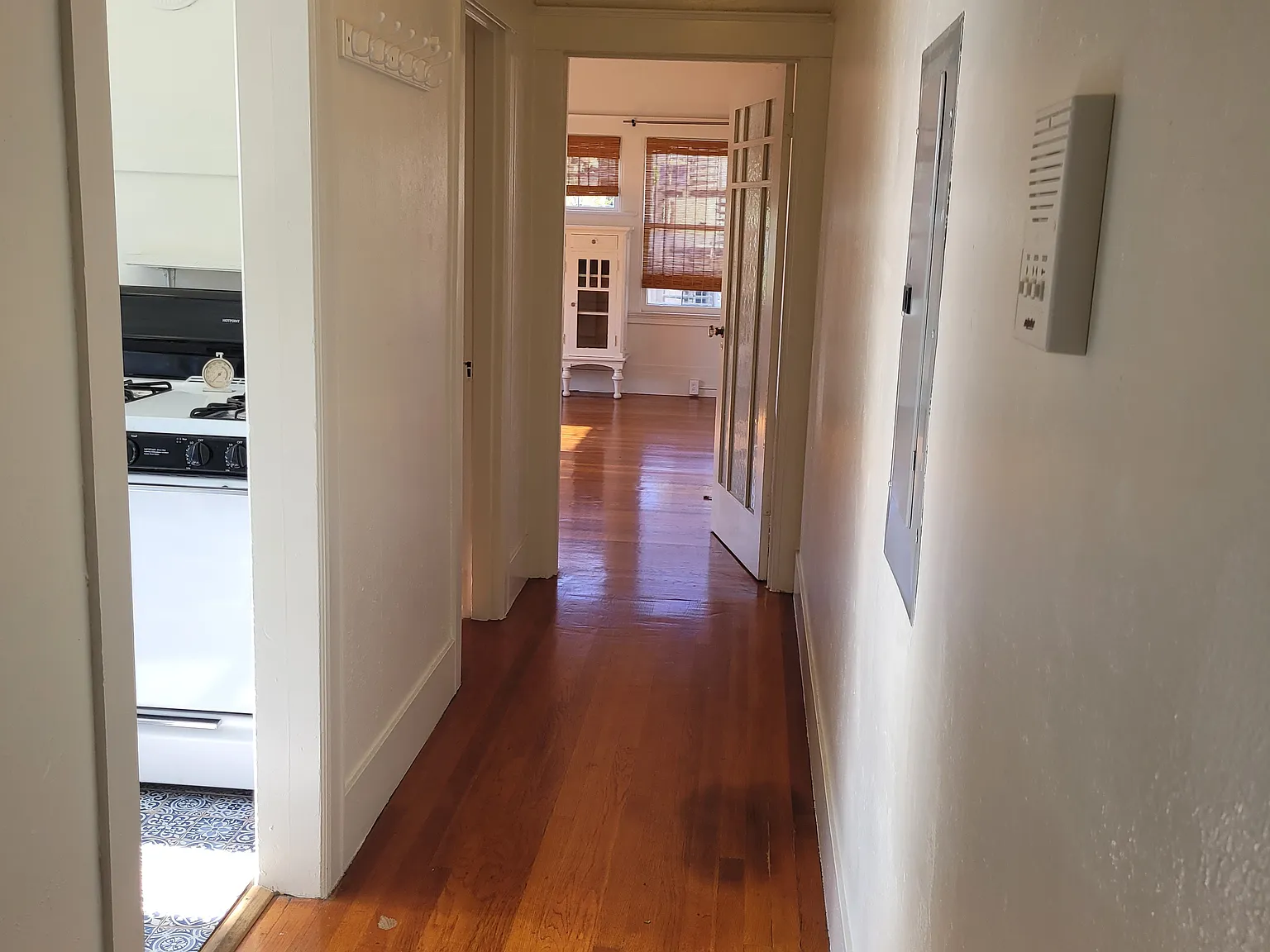 Studio, 500 sqft, $1,950 — Photo 3
