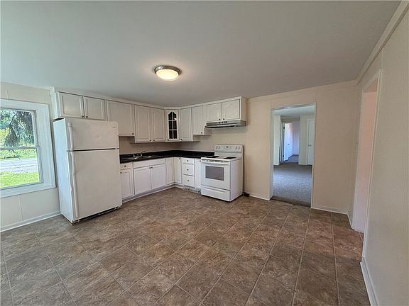 2nd image of 1846 Ridge Rd