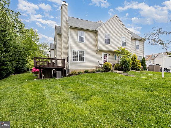 2nd image of 420 Darby Ln