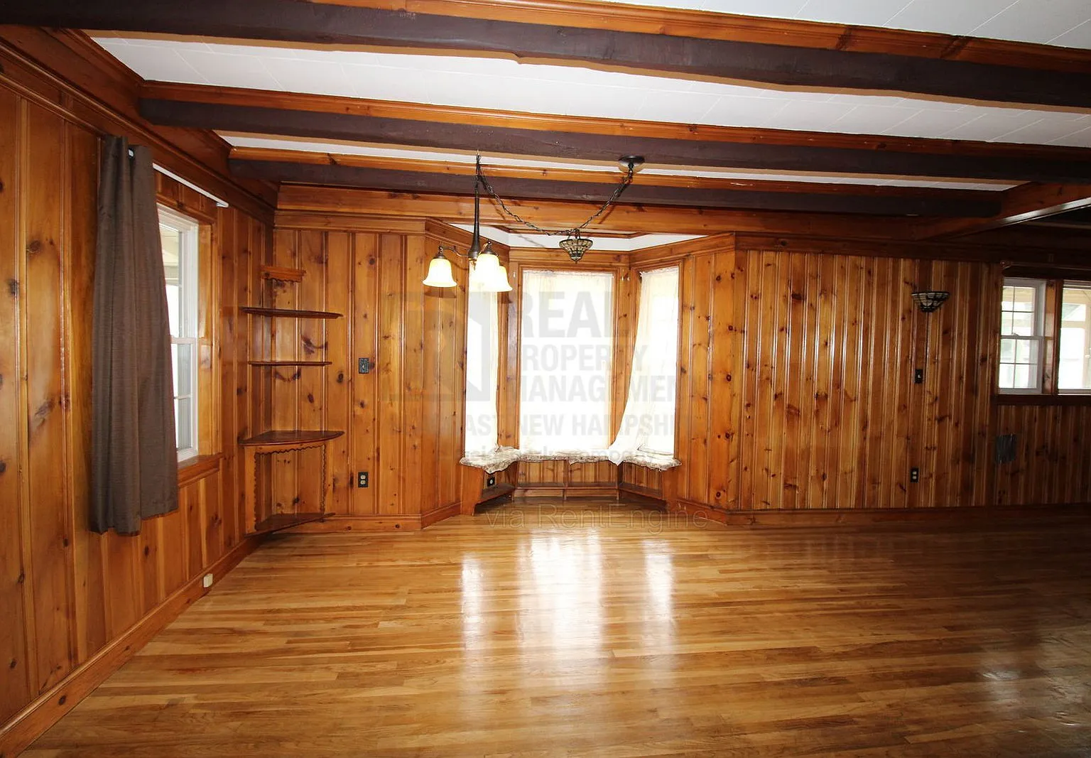 3 bed, 2.0 bath, 1760 sqft, $2,000 — Photo 2