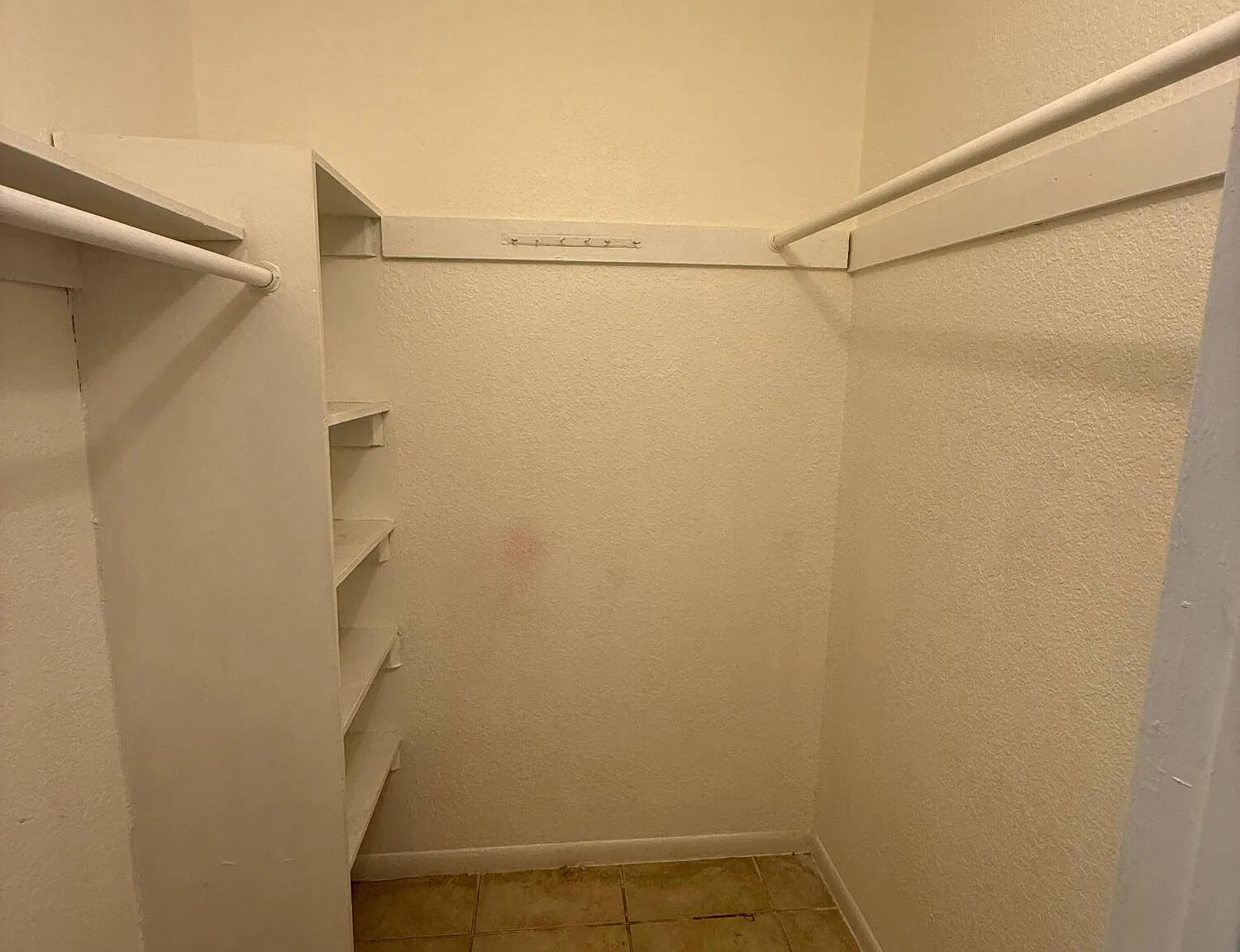 1 bed, 1.0 bath, 740 sqft, $1,850 — Photo 4