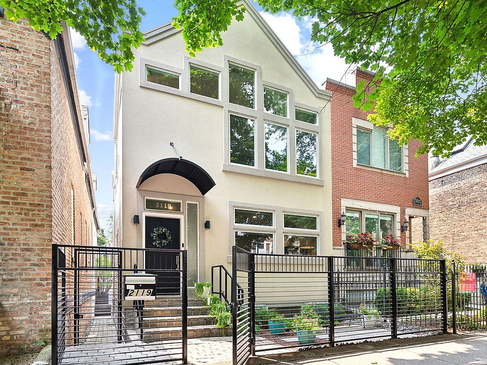 1st image of 2119 W Dickens Ave
