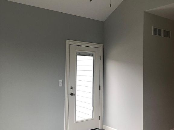 Walk out master balcony 