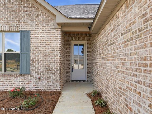 4th image of 346 Brookfield Cir
