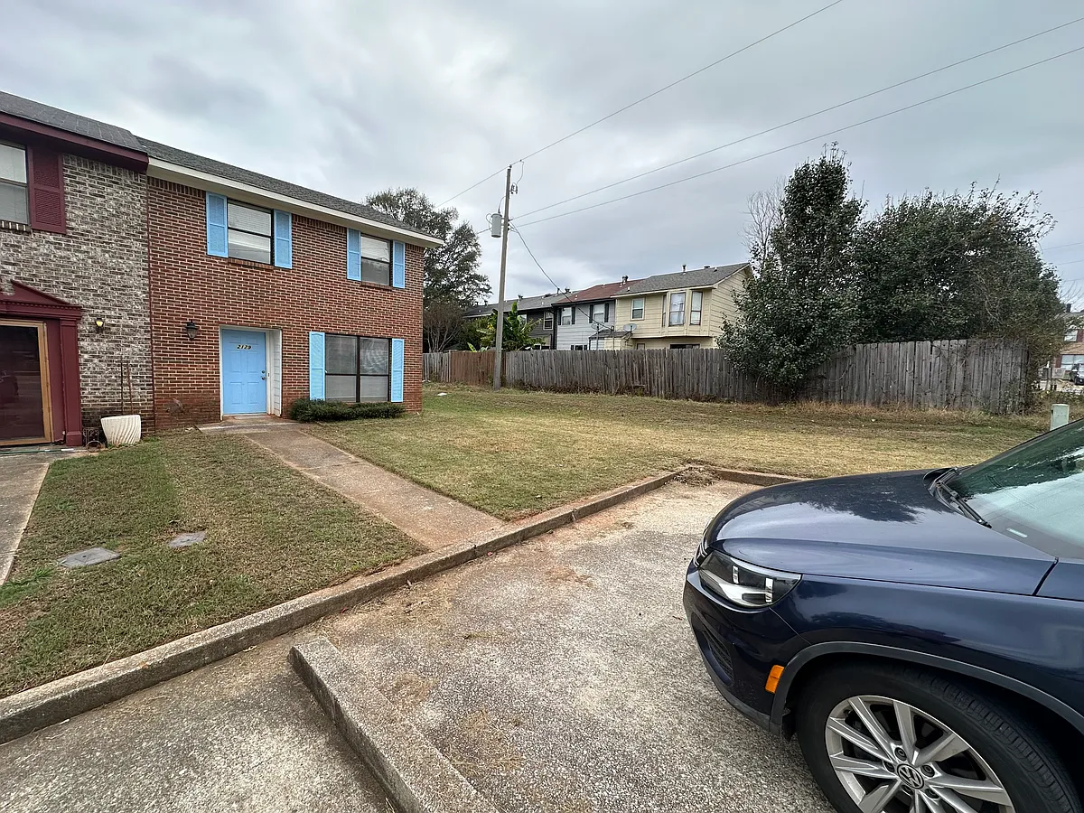 Building Photo - 2129 Cheshire Dr