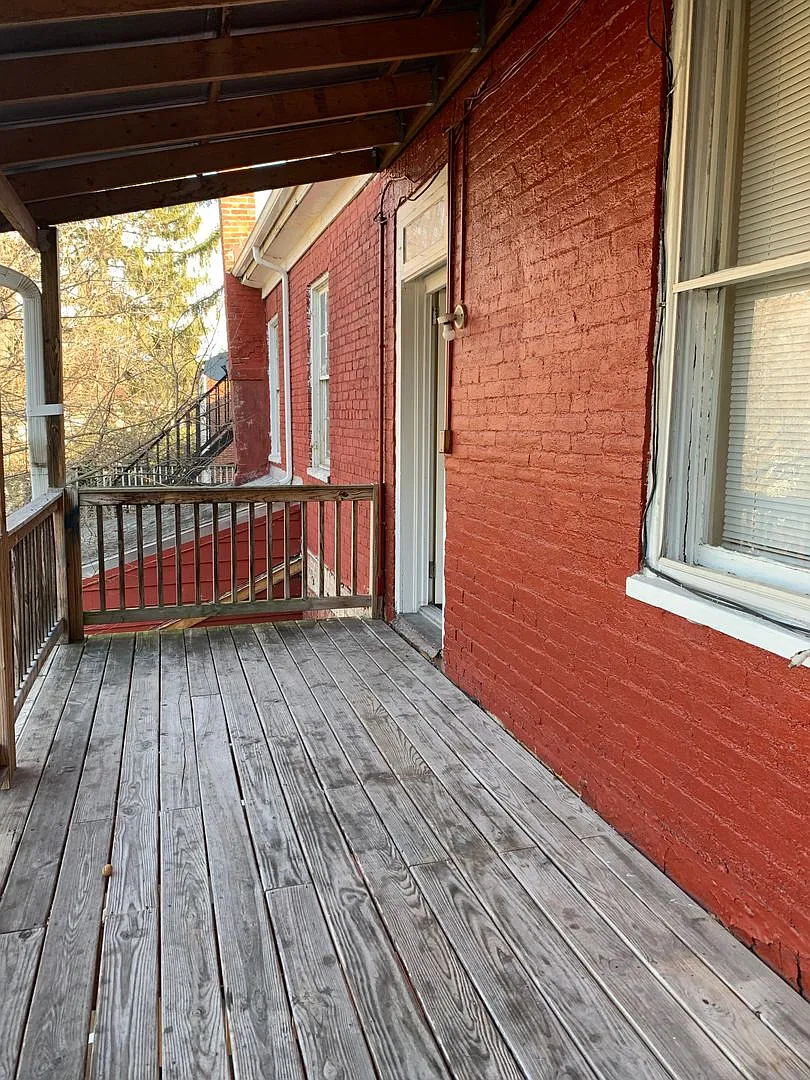 135 S 2nd St — Photo 3