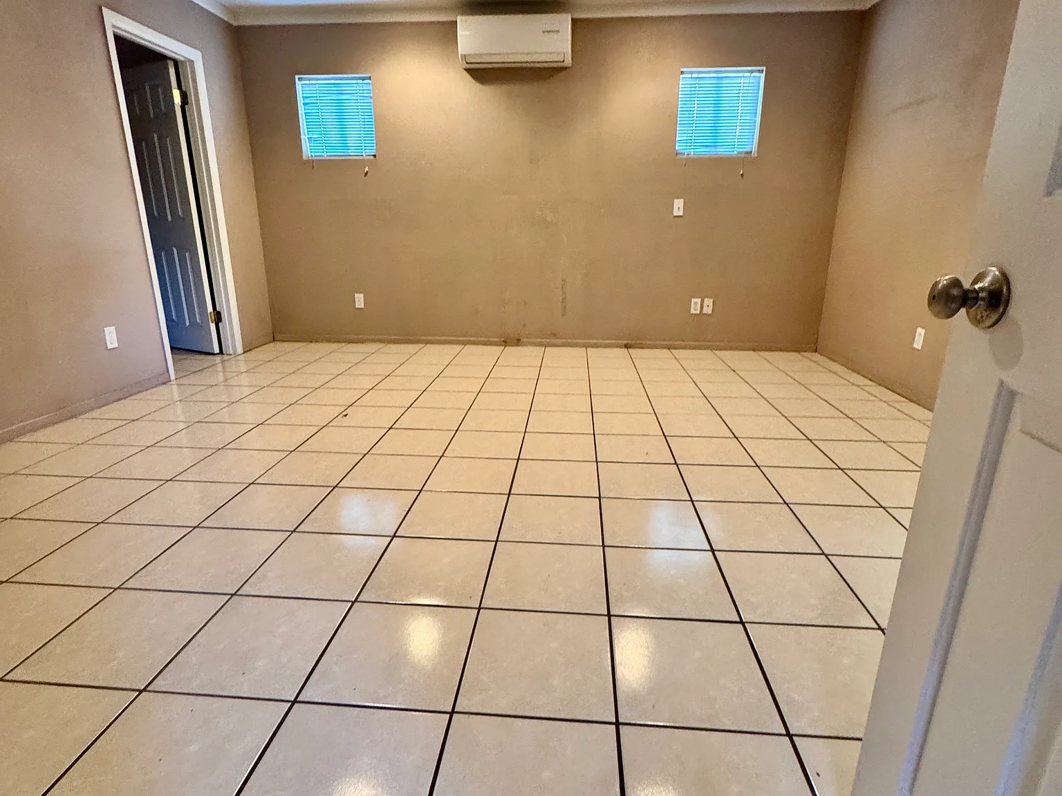 2 bed, 900 sqft, $1,499 — Photo 2