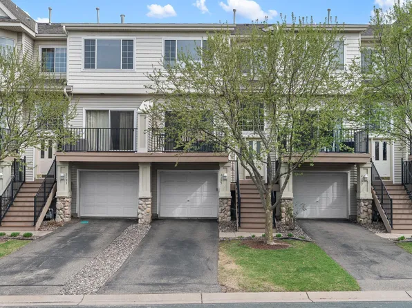 2195 Eagle Trace Ln, Woodbury, MN 55129