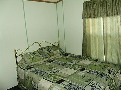 5th image of 203 Seeley St