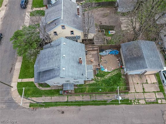 3rd image of 2322 9th St NW