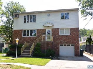 460 Walnut St, Ridgefield, NJ 07657