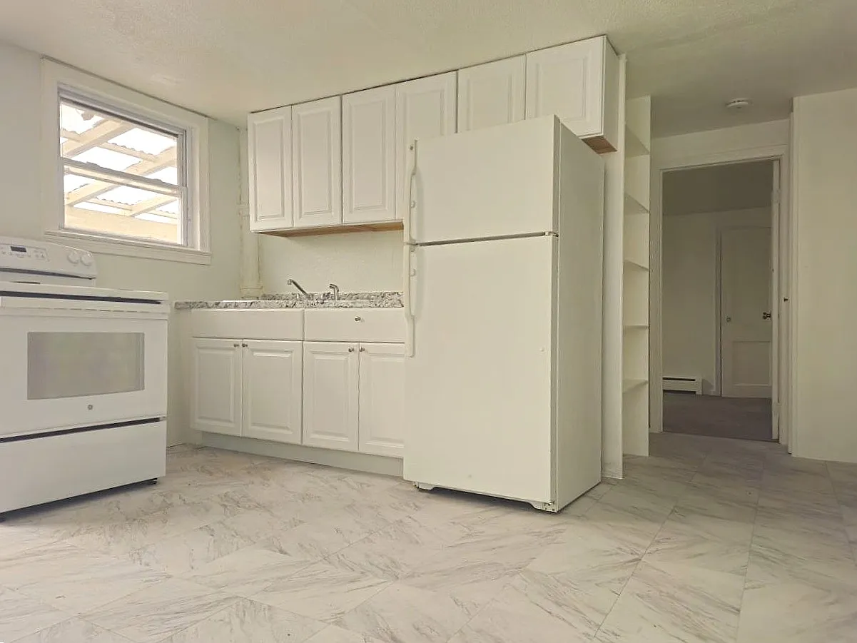 2 bed, $1,650 — Photo 3