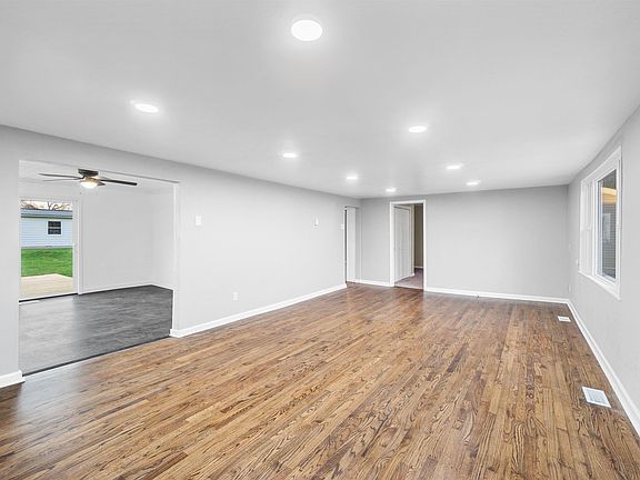 3rd image of 514 W 7th St