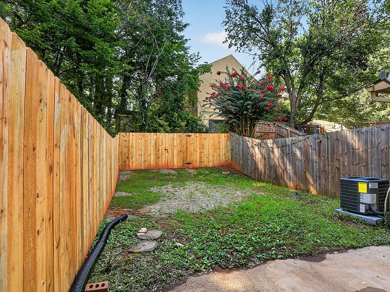 1055 Westfield Trce SE — Photo 5