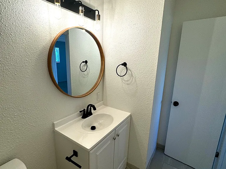 402 Cornell Dr SE #7 — Photo 4