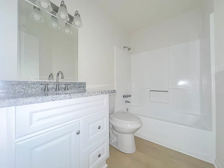 427 S Nickens Ave — Photo 5