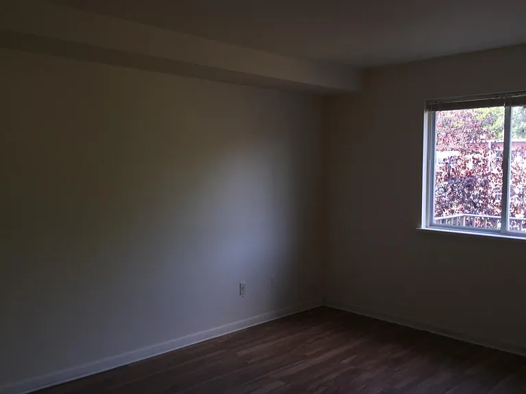 150 College Dr — Photo 4