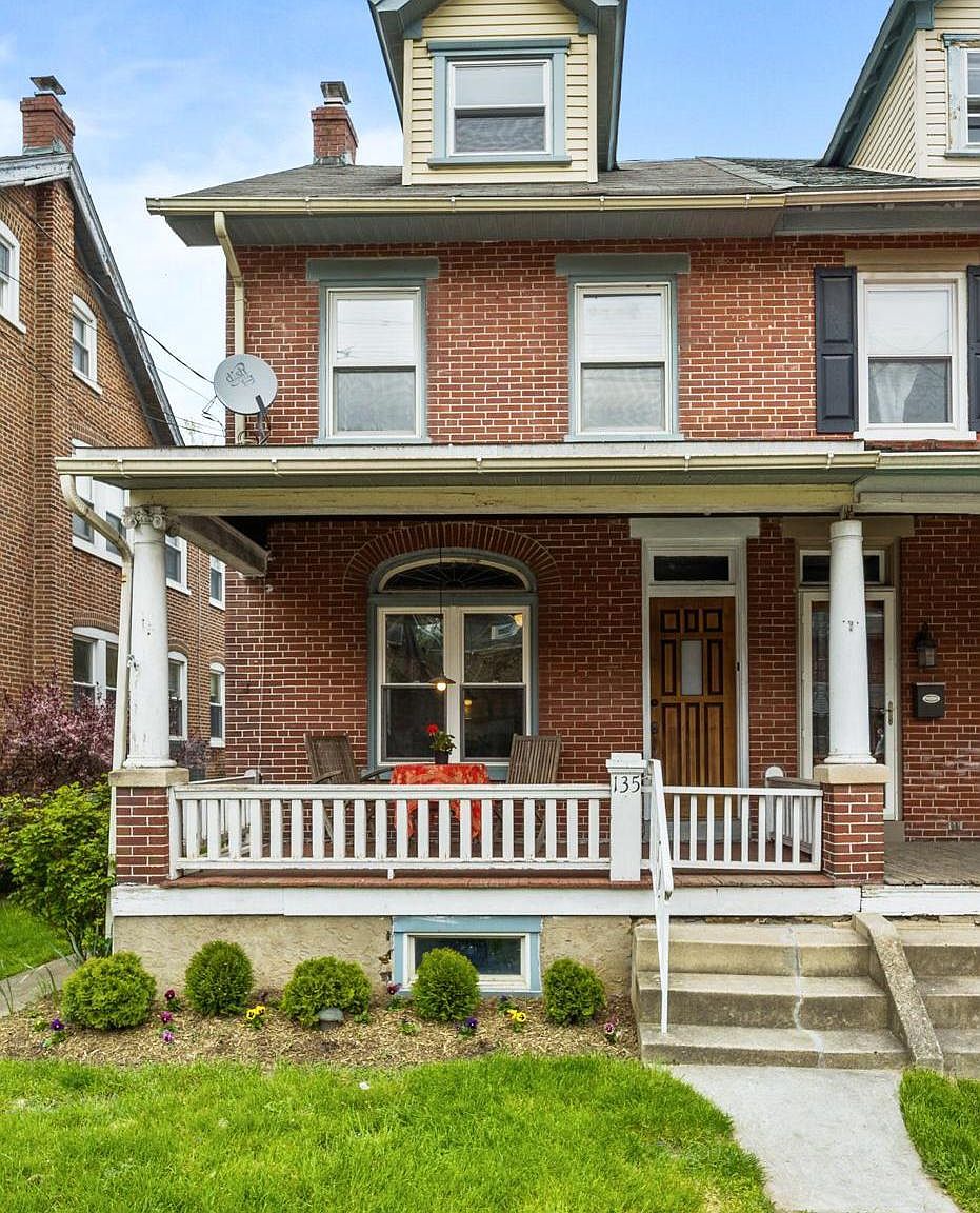 135 Walnut St, Mont Clare, PA 19453 Zillow