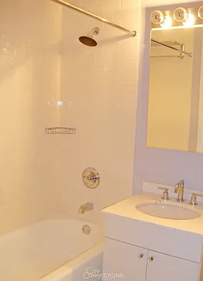 Rented by City Connections Realty | media 32