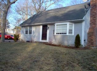 168 Fawcett Ln, Hyannis, MA 02601