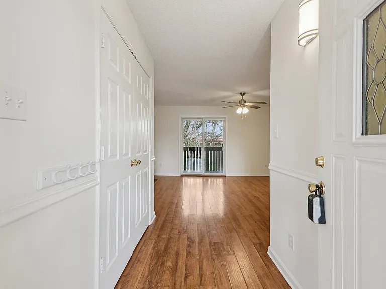 2429 Kennedy Ct — Photo 3