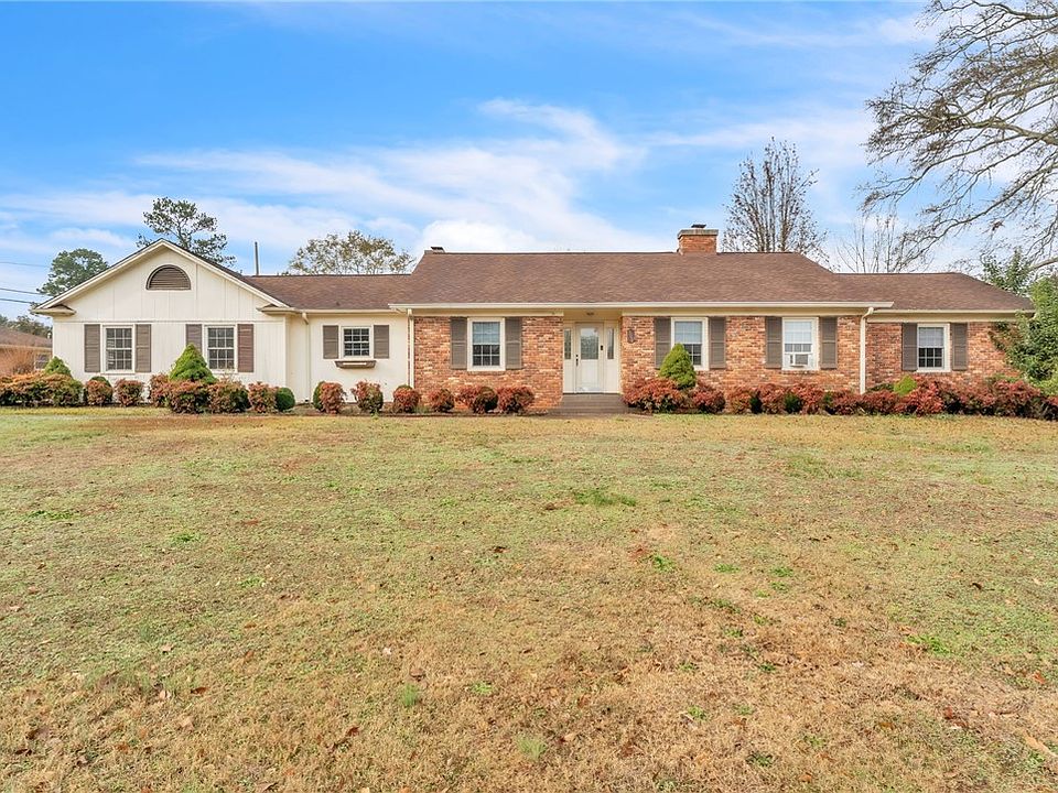 1st image of 300 Woodfern Cir