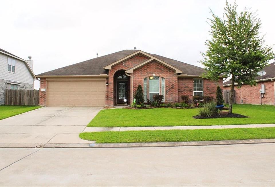 1st image of 3904 Glenoak Dr