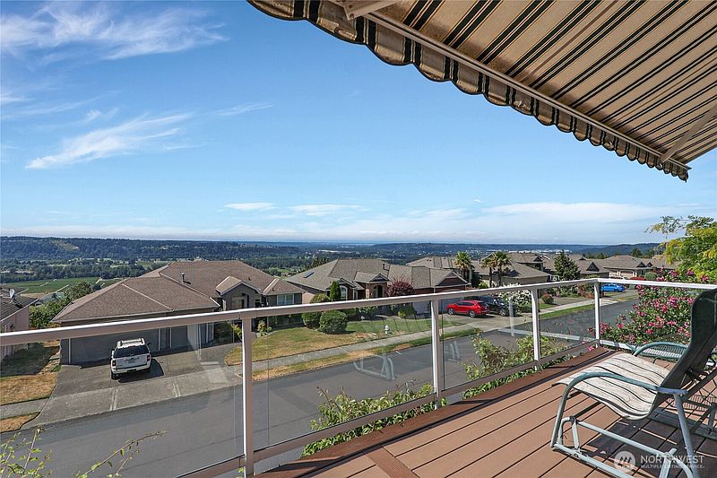 3rd image of 10010 181st Avenue Ct E