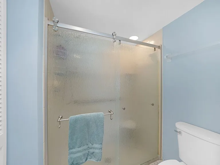 240 Lewis Cir #513 — Photo 15