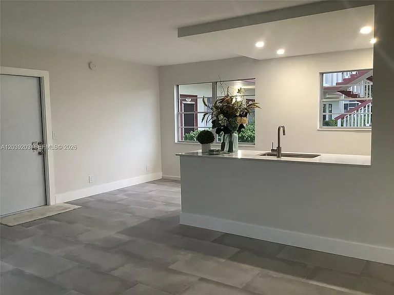 136 Brighton Dr #136-D — Photo 3