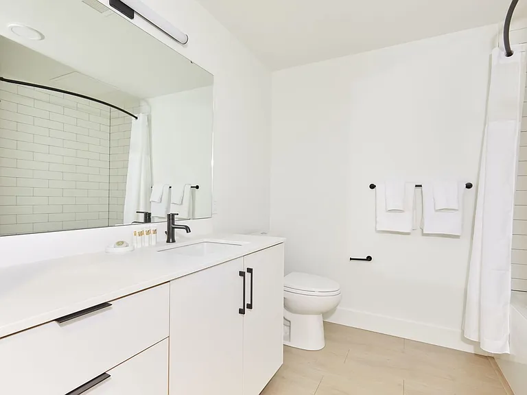 Solis Apartments — Photo 27