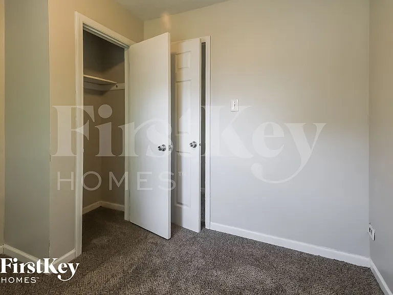 703 Porter St — Photo 12