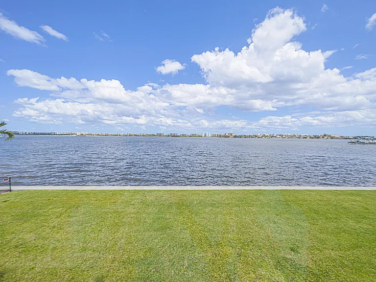 1516 S Lakeside Dr #203 — Photo 19