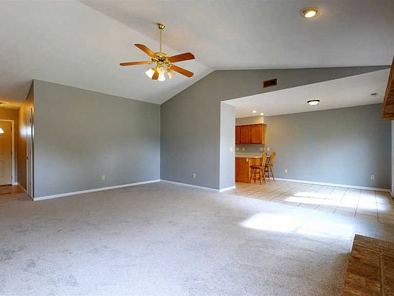 5th image of 200 Buckingham Cir