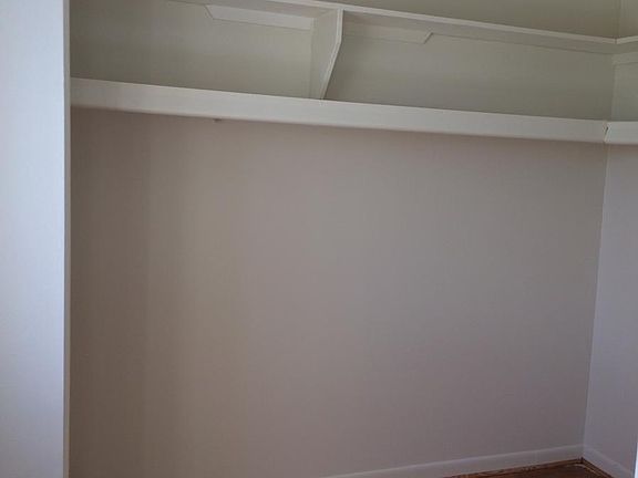 5th image of 465 Fox Hills Dr N #Condo