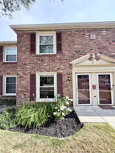 5822 Spotswood Dr #5822 Photo 1