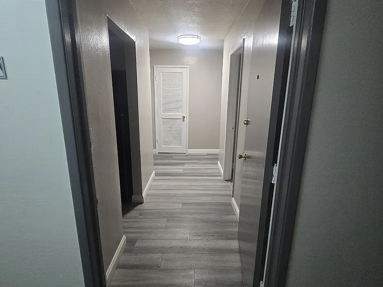 520 Van Buren Avenue — Photo 84