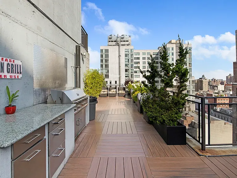 148 E 24th St #12B — Photo 9