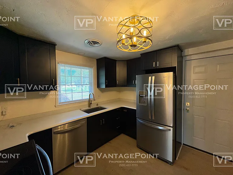 1450 Cook St — Photo 3