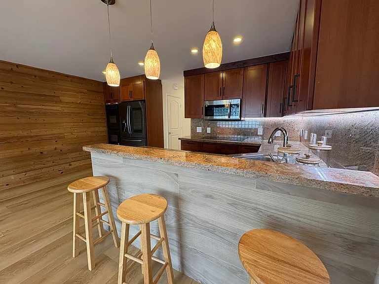 1032 NE 16th Ter — Photo 14