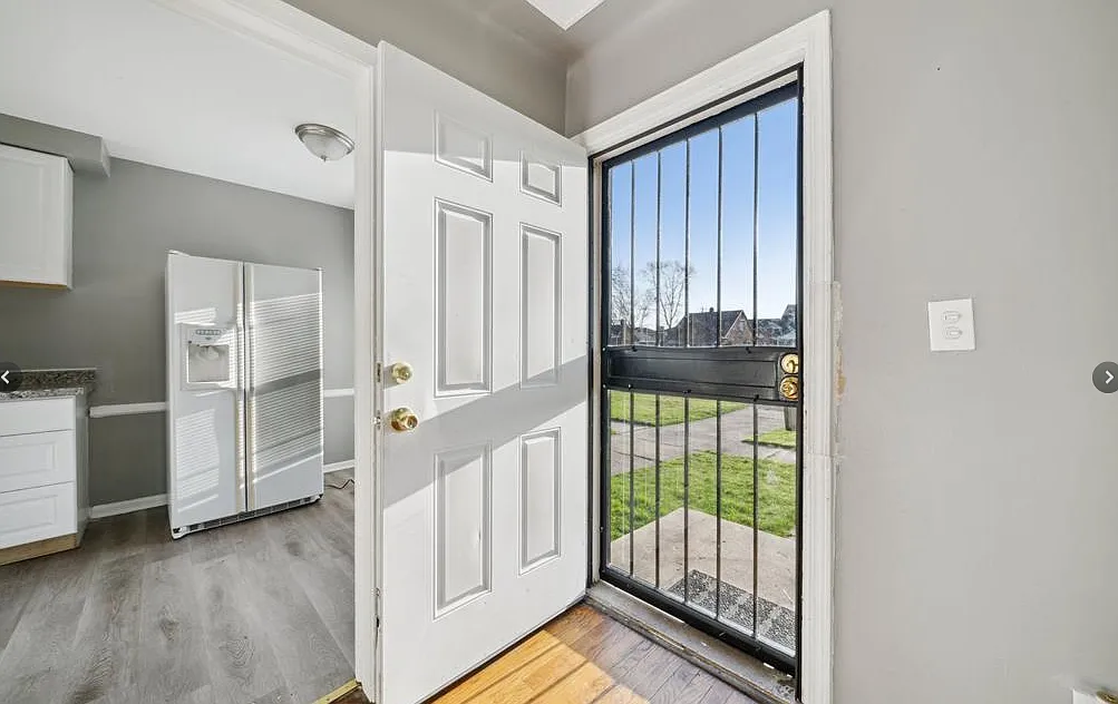 2 bed, 759 sqft, $1,150 — Photo 2