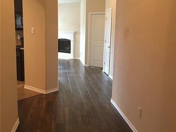 2nd image of 1207 Caroline Dr